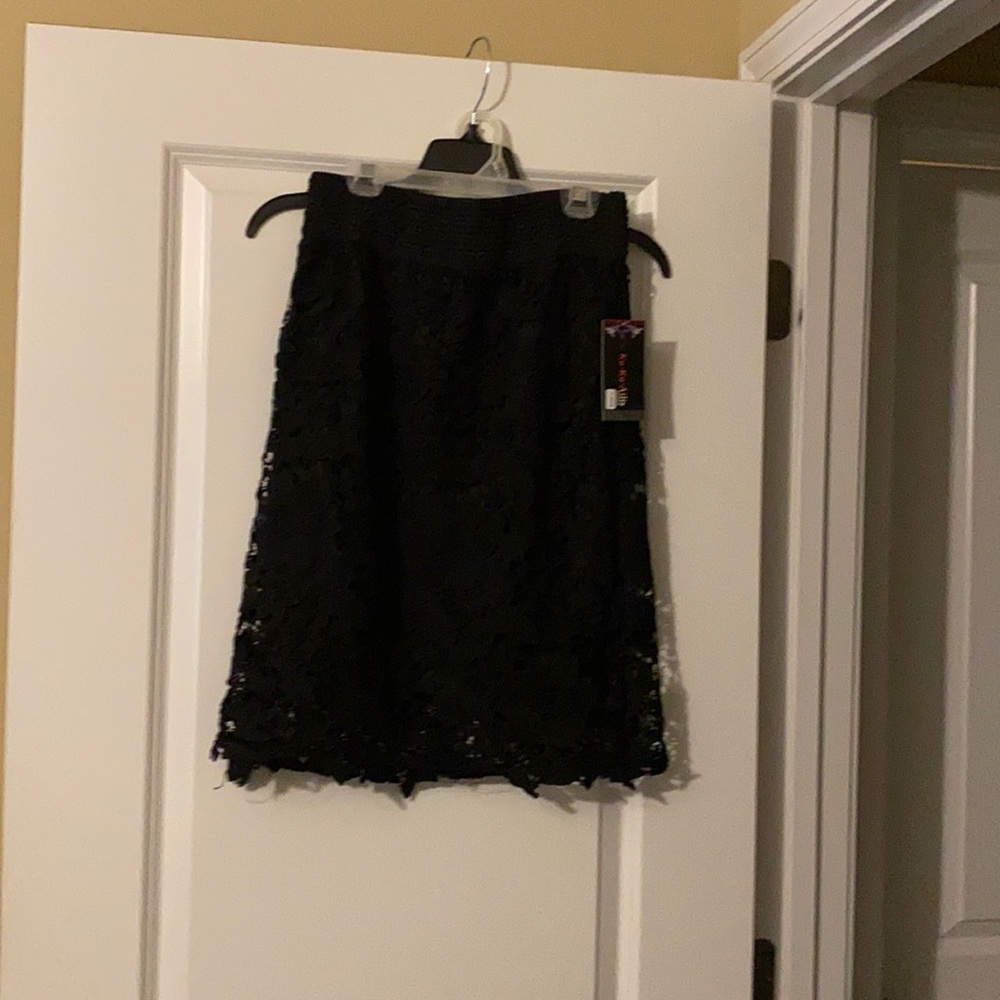 Cute black skirt with black lining